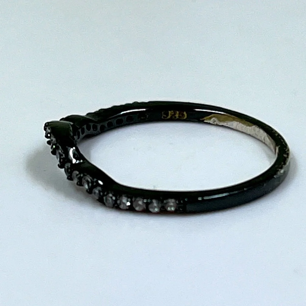 925 Black Crystal Minimalist Crystal Wave Ring - Picture 5 of 5